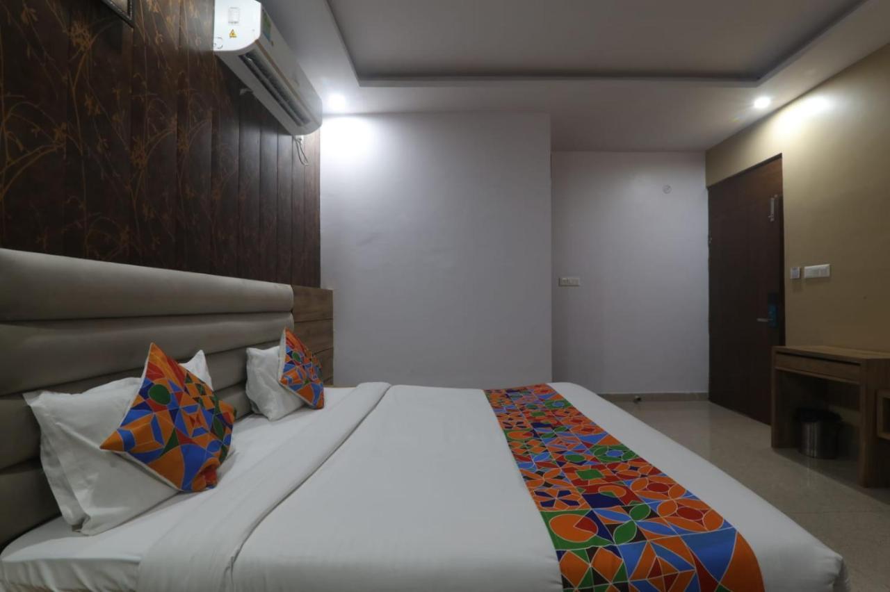 Icyhotels Hl Inn Chinhat Eksteriør billede