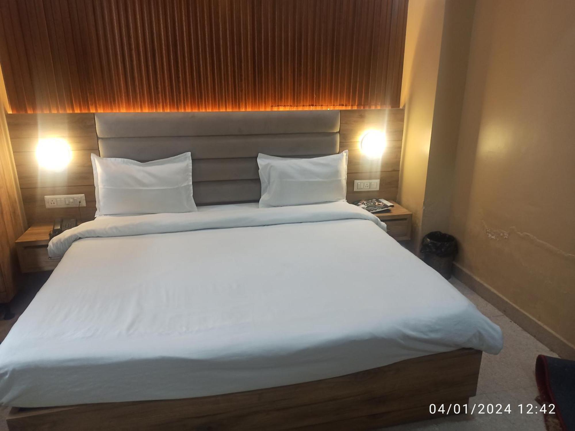 Icyhotels Hl Inn Chinhat Eksteriør billede